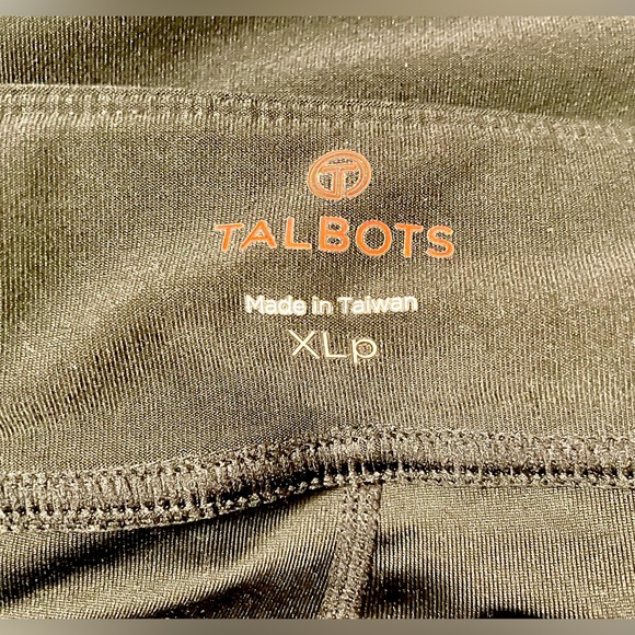 T By Talbots Black Skort w/ pocket - Like New.                        SIZE = XLP - Picture 2 of 12